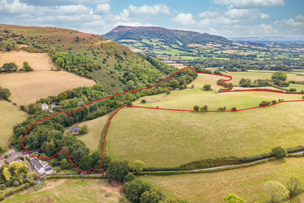 Bettws, Abergavenny, Monmouthshire photo 2