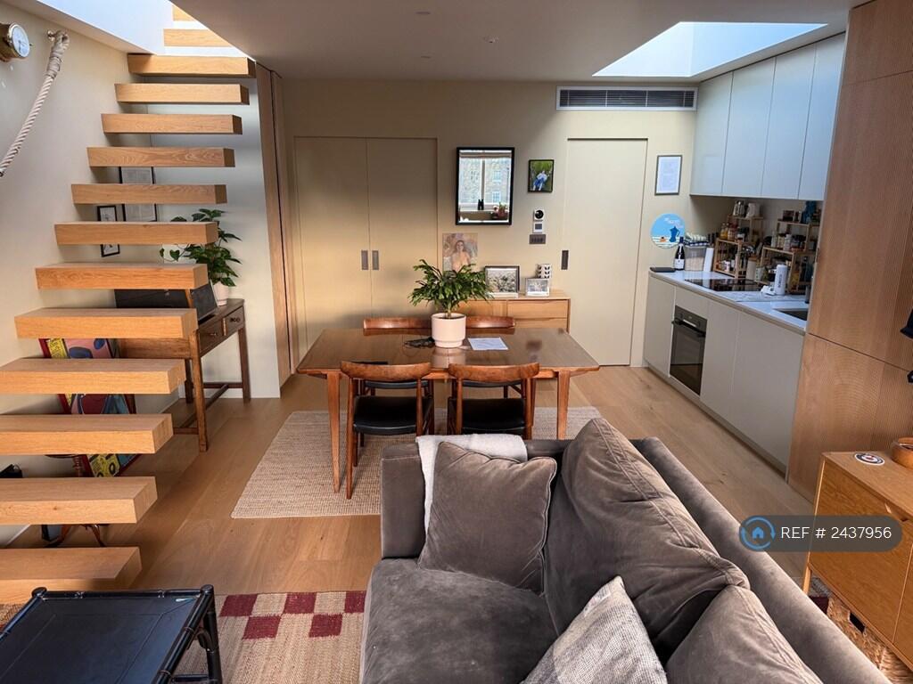 Main image of property: Chepstow Crescent, London, W11