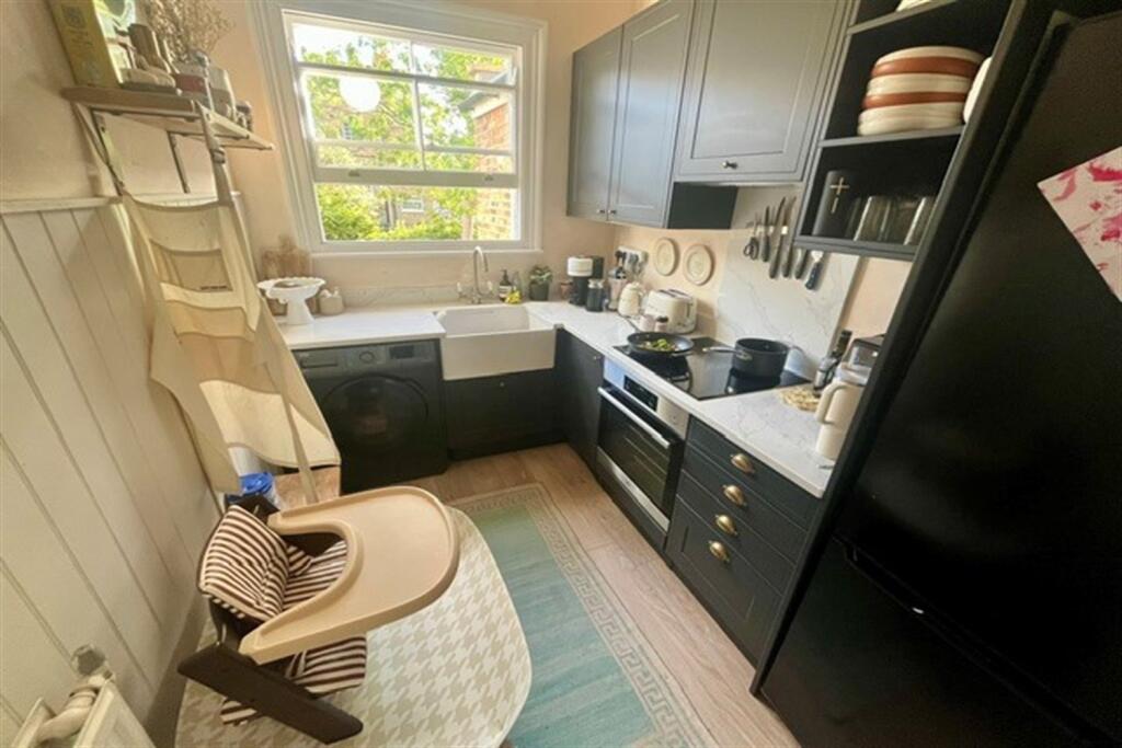 Apartment in London, Lower Holloway, Holloway - View 2