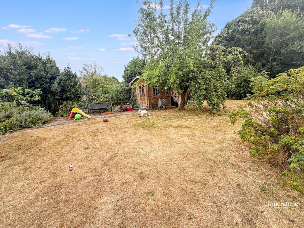 House in Tandridge, Warlingham - View 4