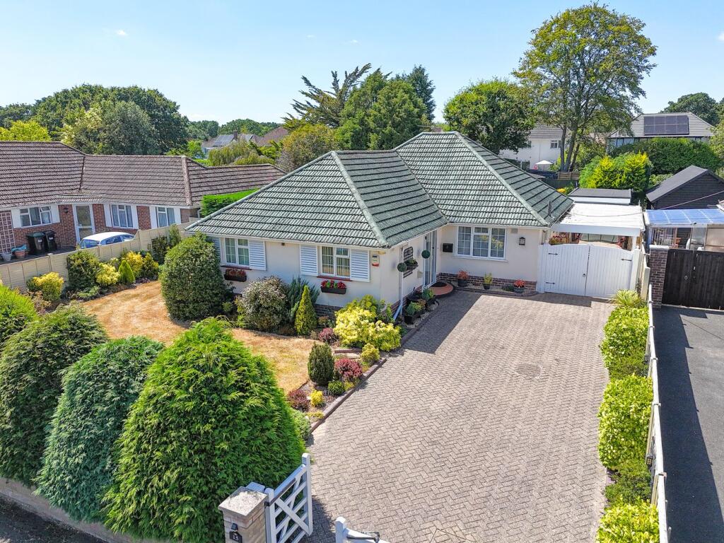 Main image of property: Barrs Wood Road, New Milton, BH25