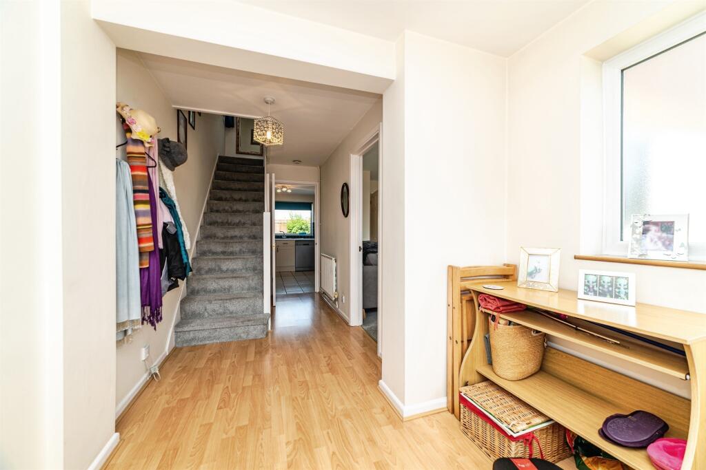 House in Basingstoke and Deane, Basingstoke - View 2