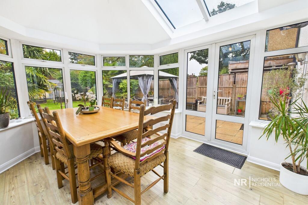House in London, Royal Borough of Kingston upon Thames - View 3
