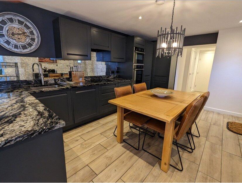 Apartment in Pondwell, Nettlestone and Seaview - View 2