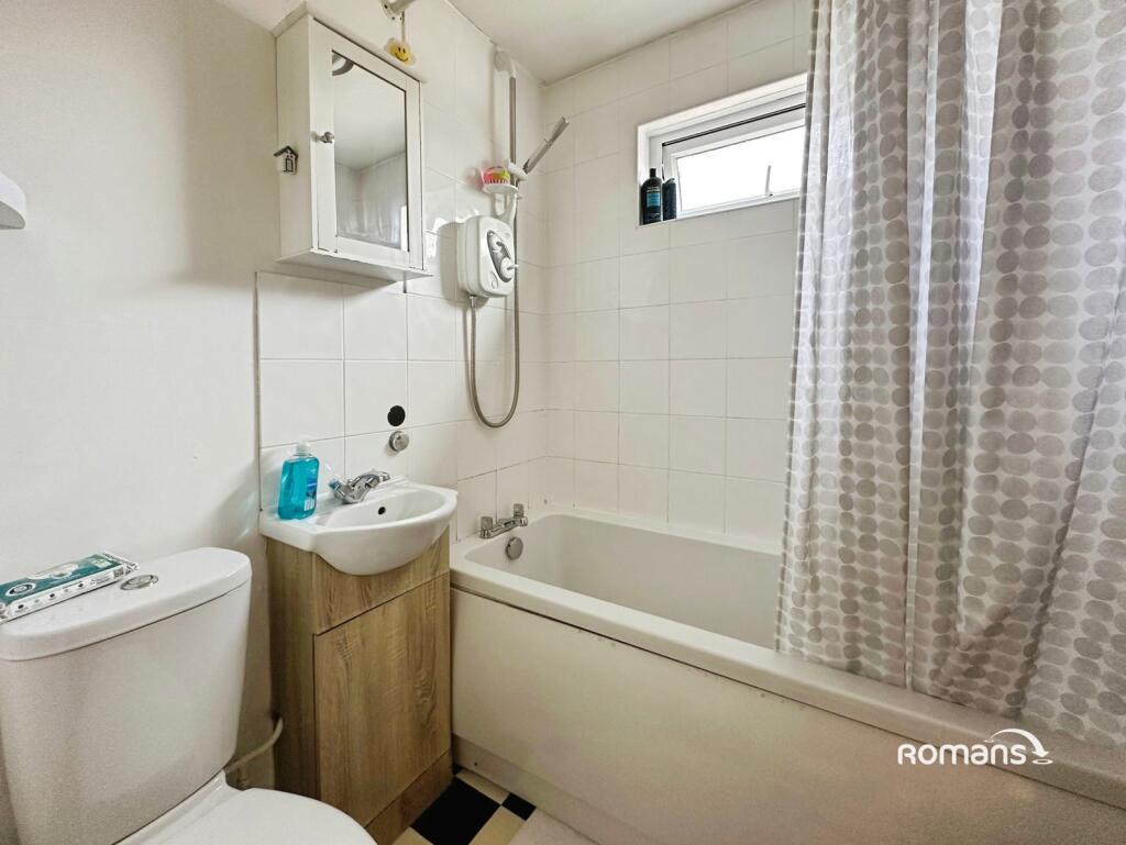 Apartment in Basingstoke and Deane, Basingstoke - More
