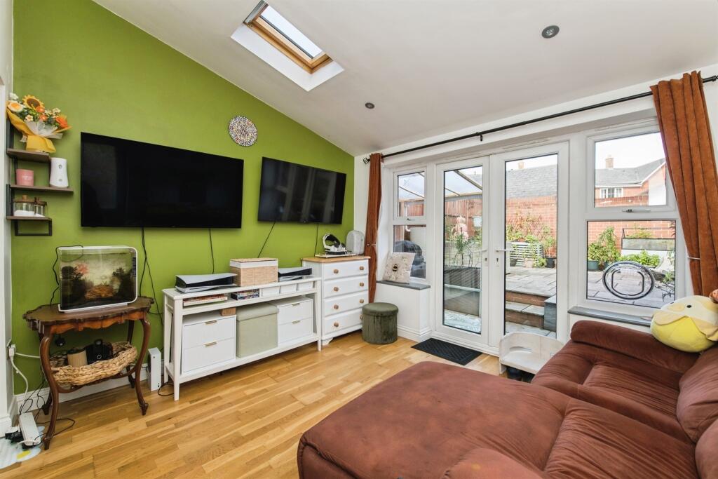 House in Exeter - View 3