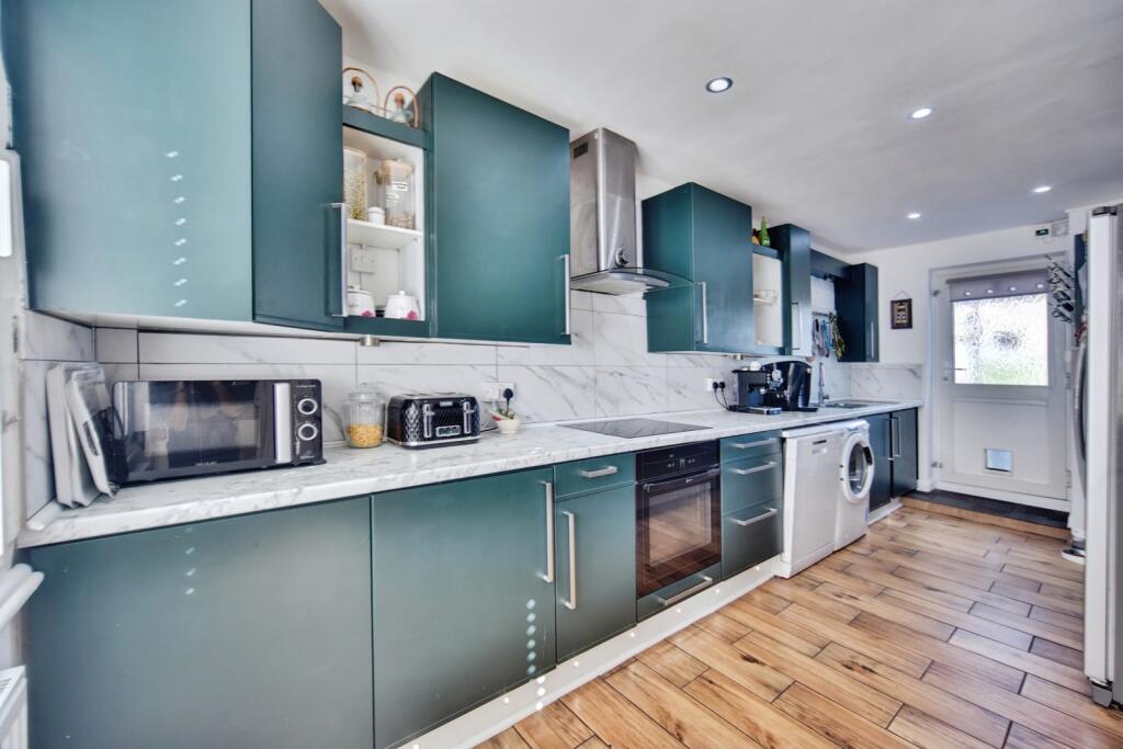 House in Swale, Grove Park, Milton Regis - More