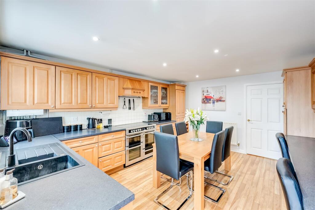 House in Dartford - More