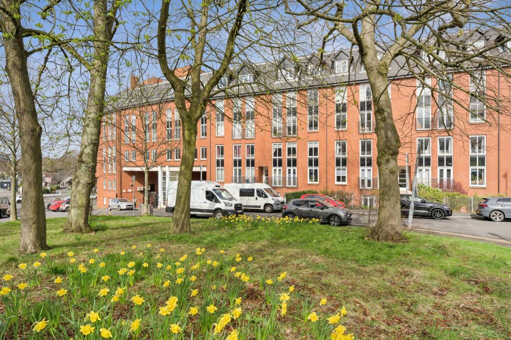 Main image of property: Randolph Gate, Flat 6/1, Broomhill, Glasgow, G11 7DQ