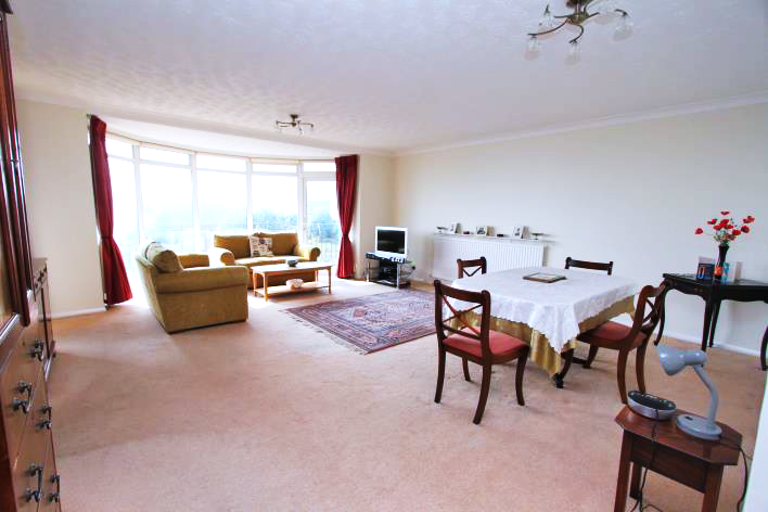 Apartment in Eastbourne, East Sussex - View 4
