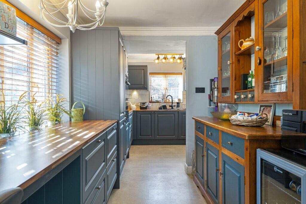 Station Road, Kintbury, Berkshire, RG17 9UR. photo 4