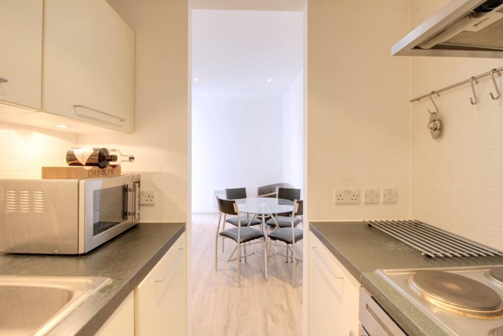 Apartment in London - More