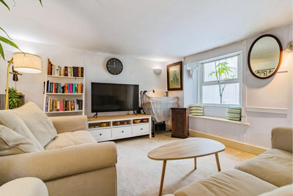 Apartment in Torquay - View 4
