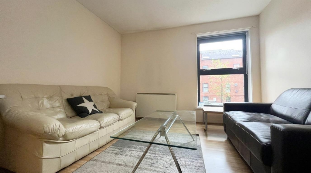 Apartment in Leeds, Langtons Wharf, Lovell Park - View 3