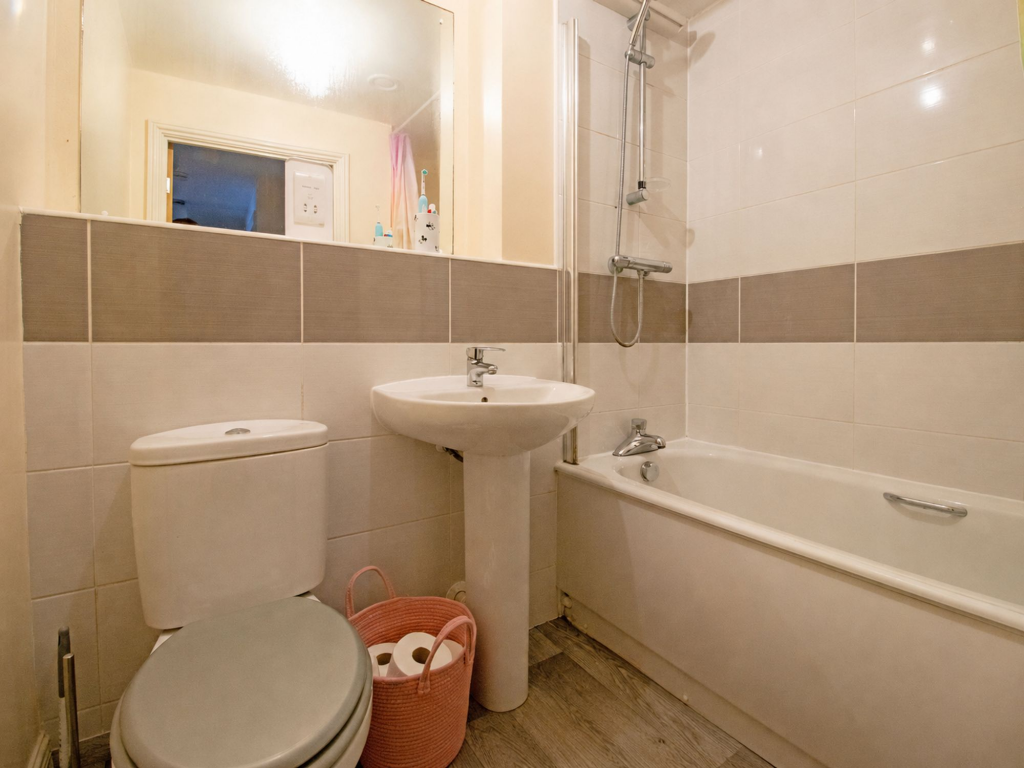 Apartment in Doncaster - More