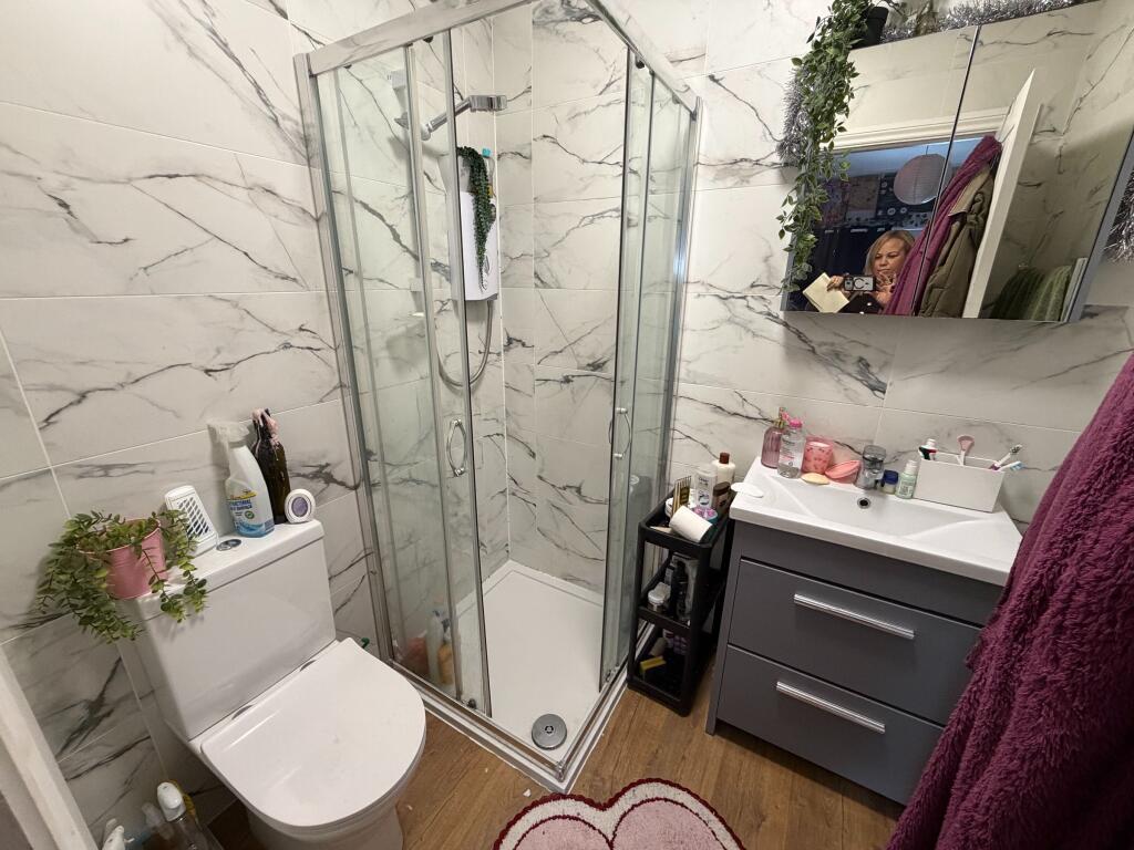 6 bedroom terraced house for rent