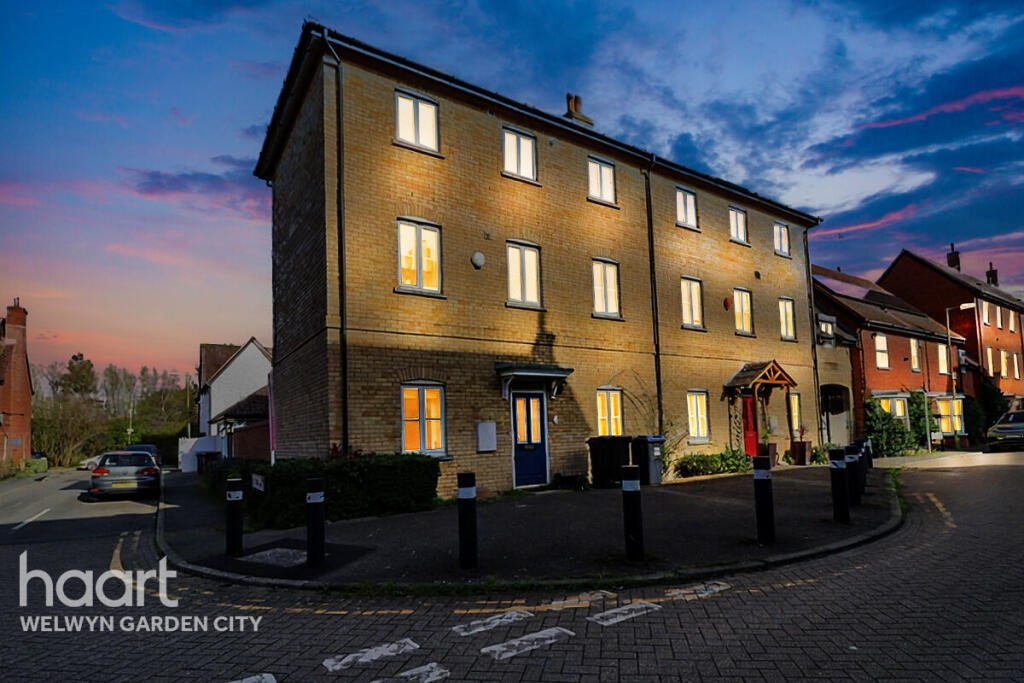 Main image of property: Fillingham Way, Hatfield