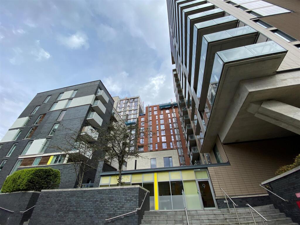 Apartment in Manchester - View 3
