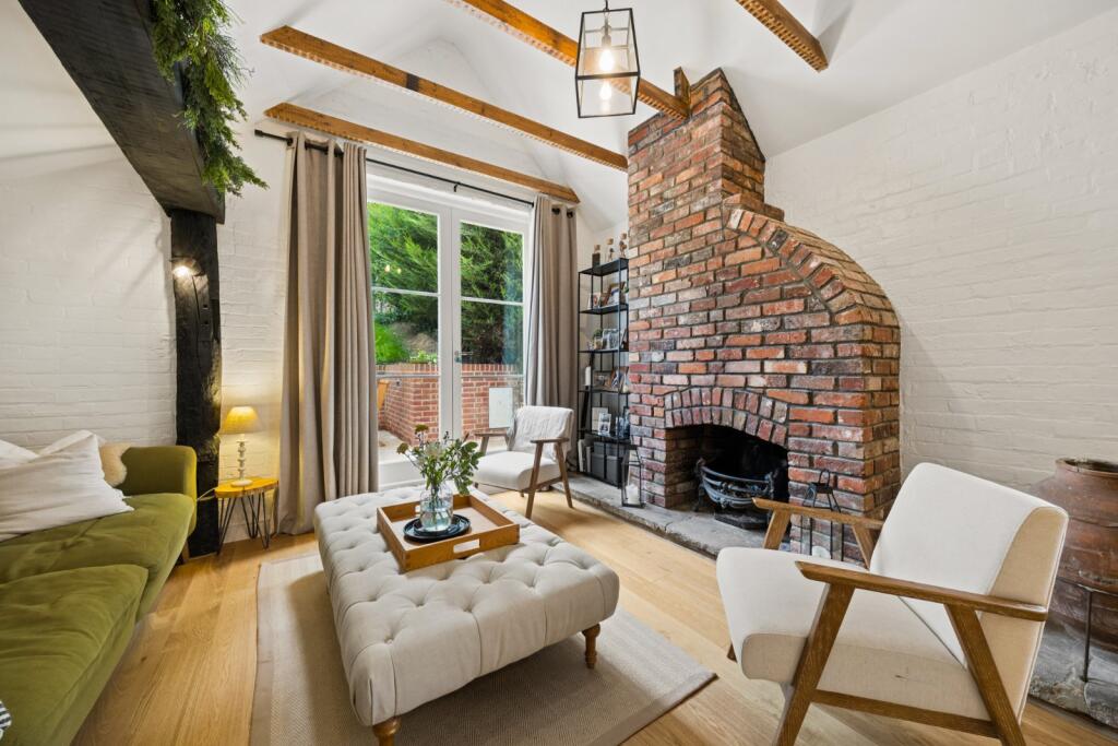 House in Waverley, Haslemere - View 4