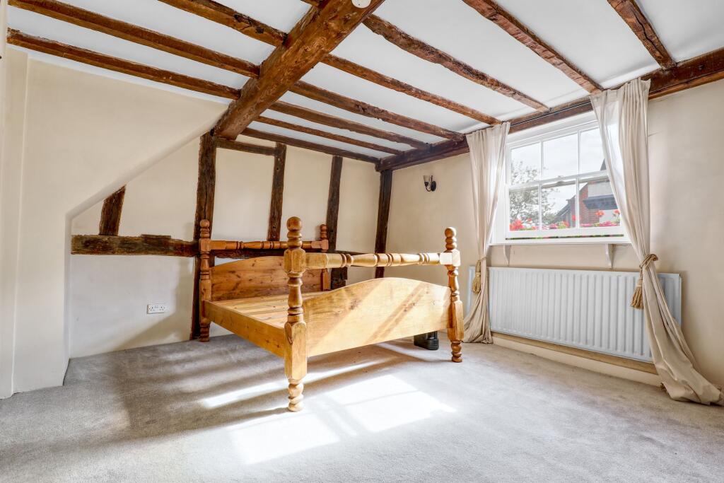 House in Ware, Stanstead Abbotts - More