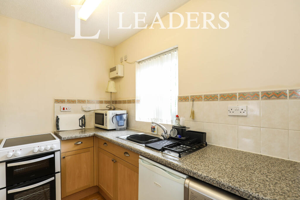 Apartment in Stoke-on-Trent - View 4