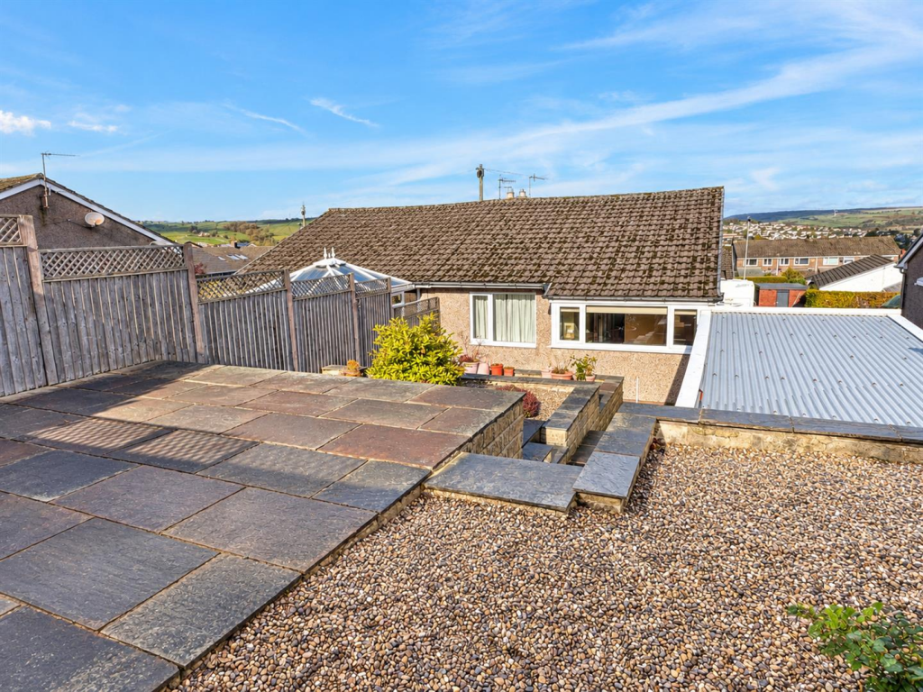 Lynwood Court, Keighley, BD22 6NF photo 4
