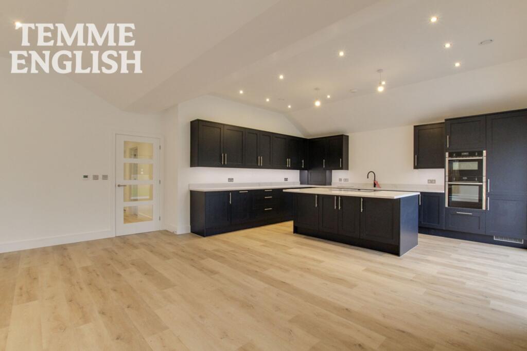 Kingfisher Close, Little Burstead, CM12 photo 3