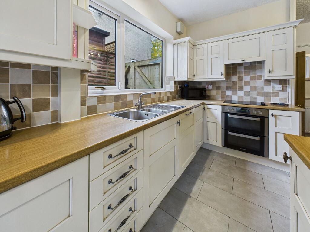 Buxton Old Road, Disley, SK12 photo 3