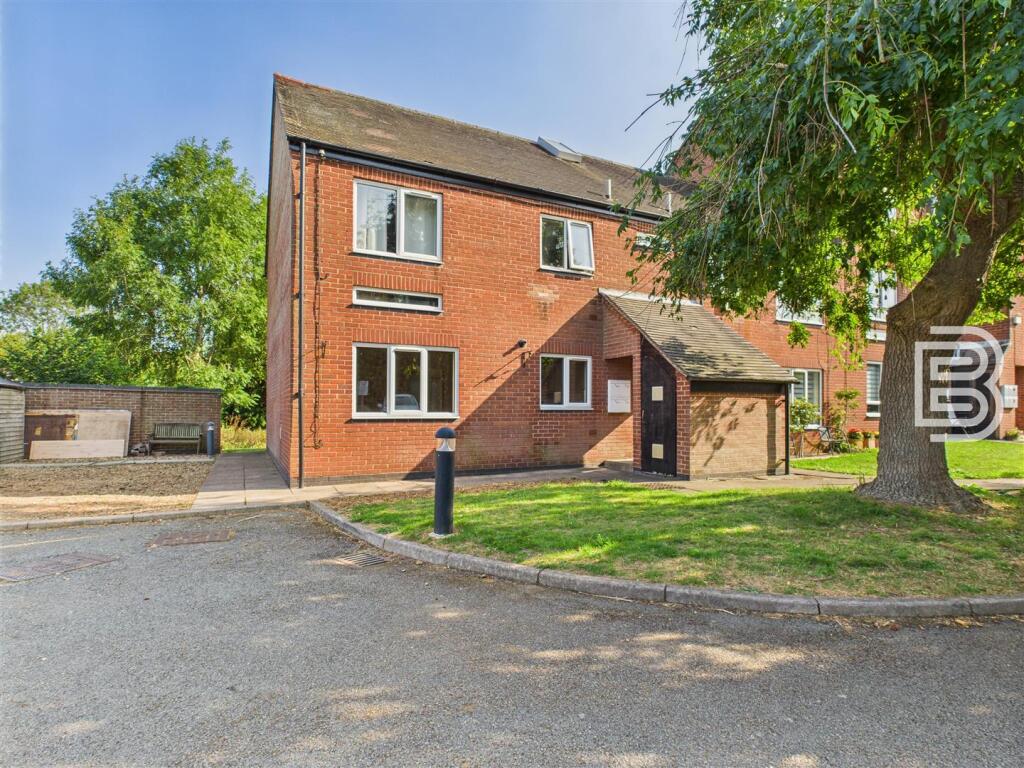 1-bed flat on Main Street, Clifton Upon Dunsmore, Rugby, £110,000