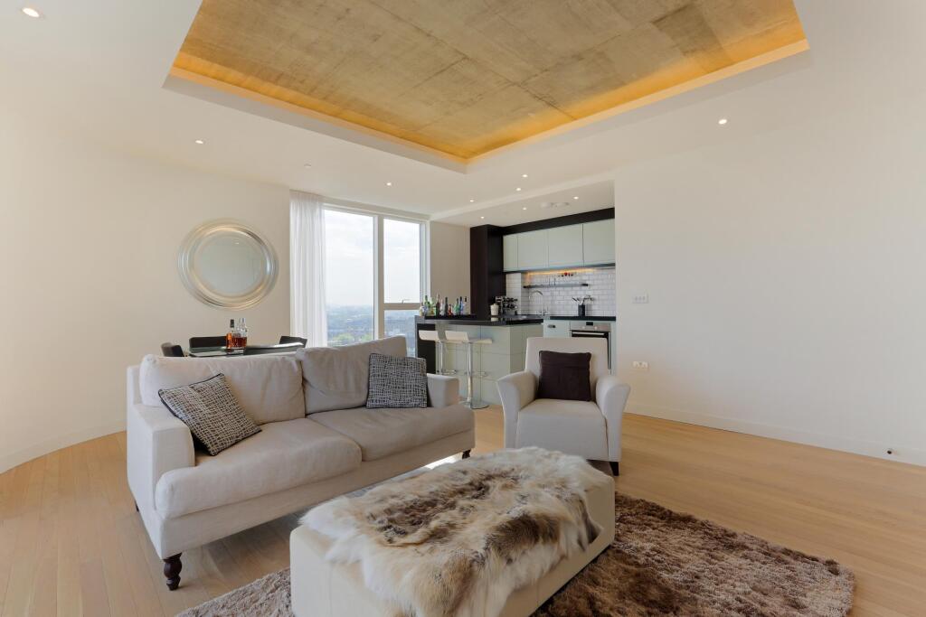 Main image of property: Park Vista Tower, Cobblestone Square, London, E1W