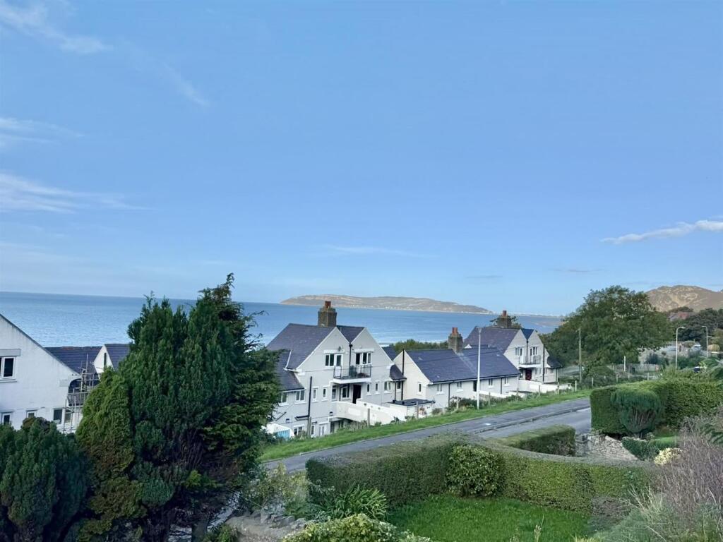 House in Penmaenmawr, Pen-y-Coed - View 3