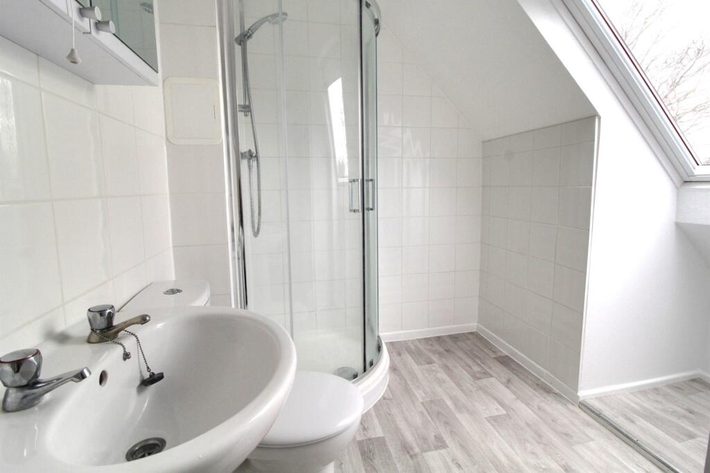 Additional image 5 of Flat, AL10