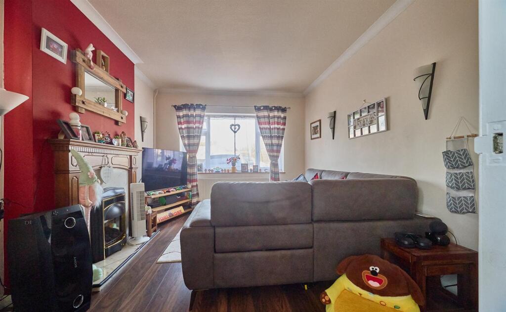 House in Hinckley and Bosworth, Barwell - View 2