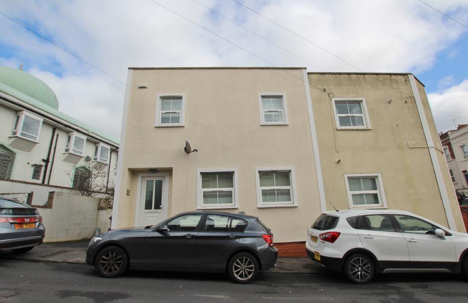Main image of property: Windsor Terrace - Totterdown