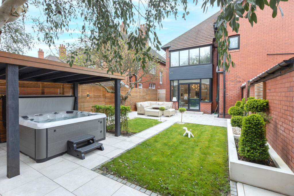 5-bed detached on St. Annes Road East, Lytham St. Annes, FY8, £675,000