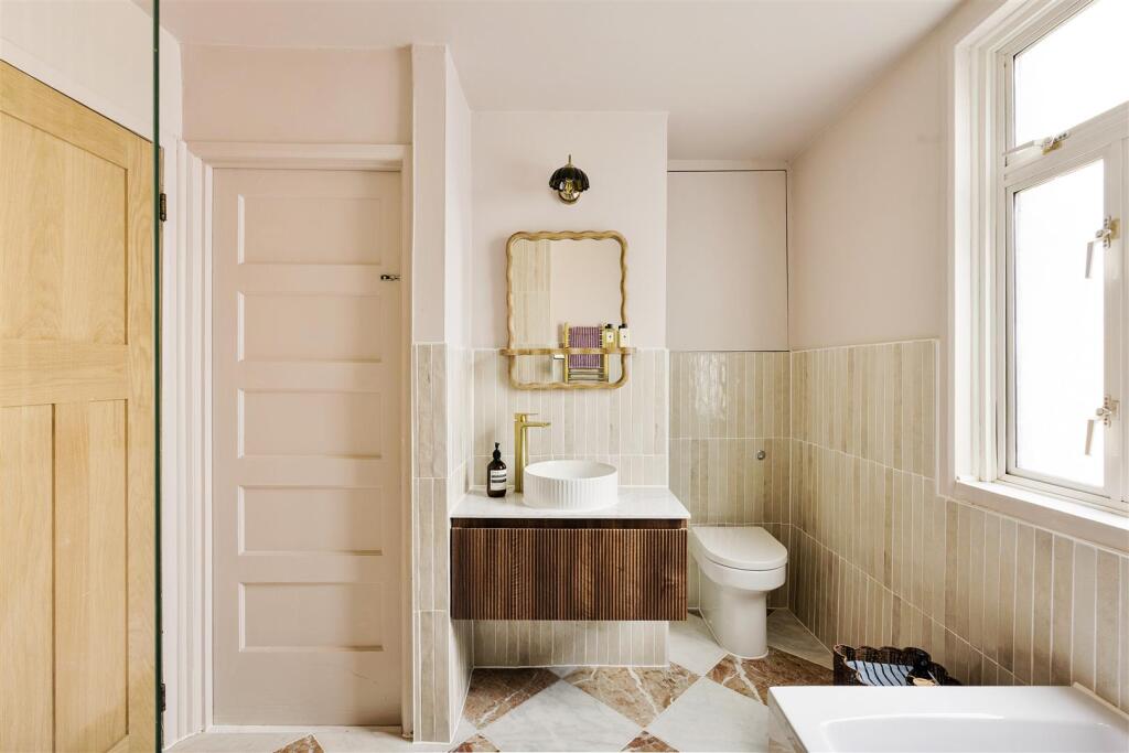 Apartment in London, Leyton - View 5