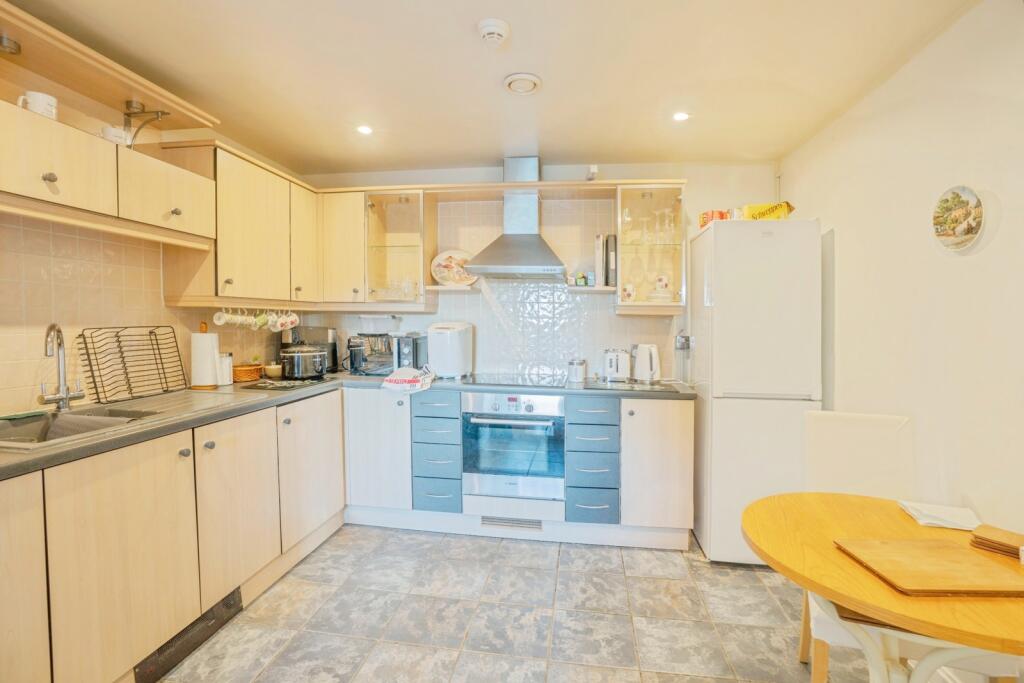 Apartment in Cardiff - View 2