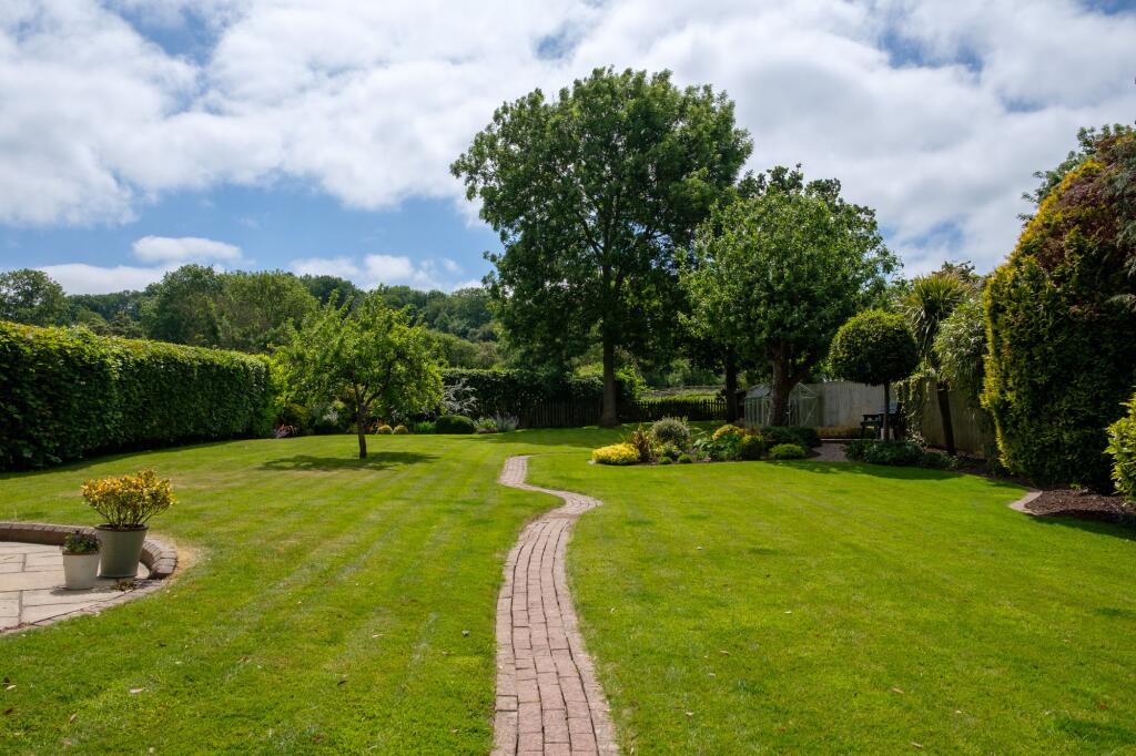 Claverham Road, Yatton, BS49 photo 2