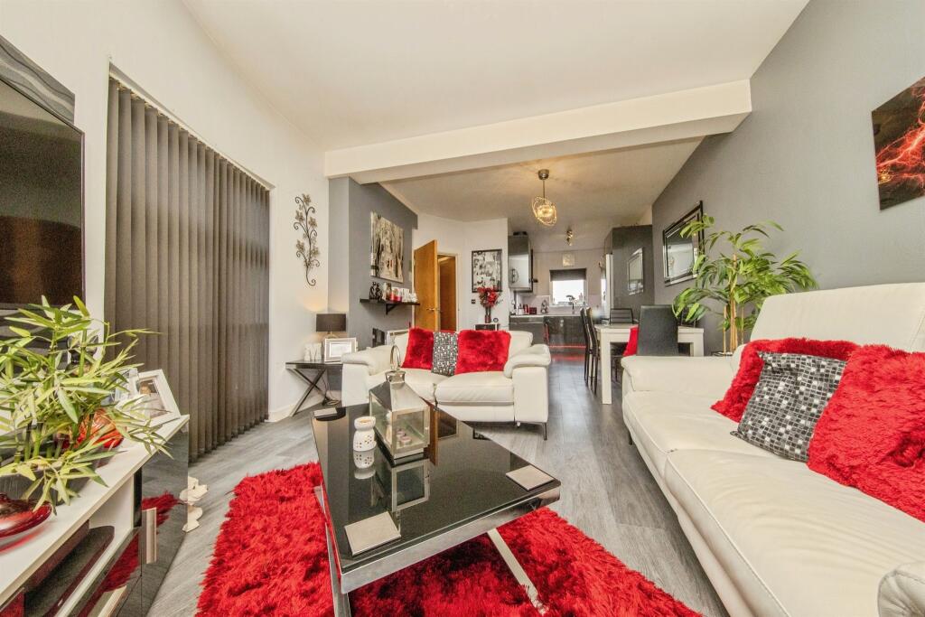 Apartment in Ipswich, Ravenswood - View 5