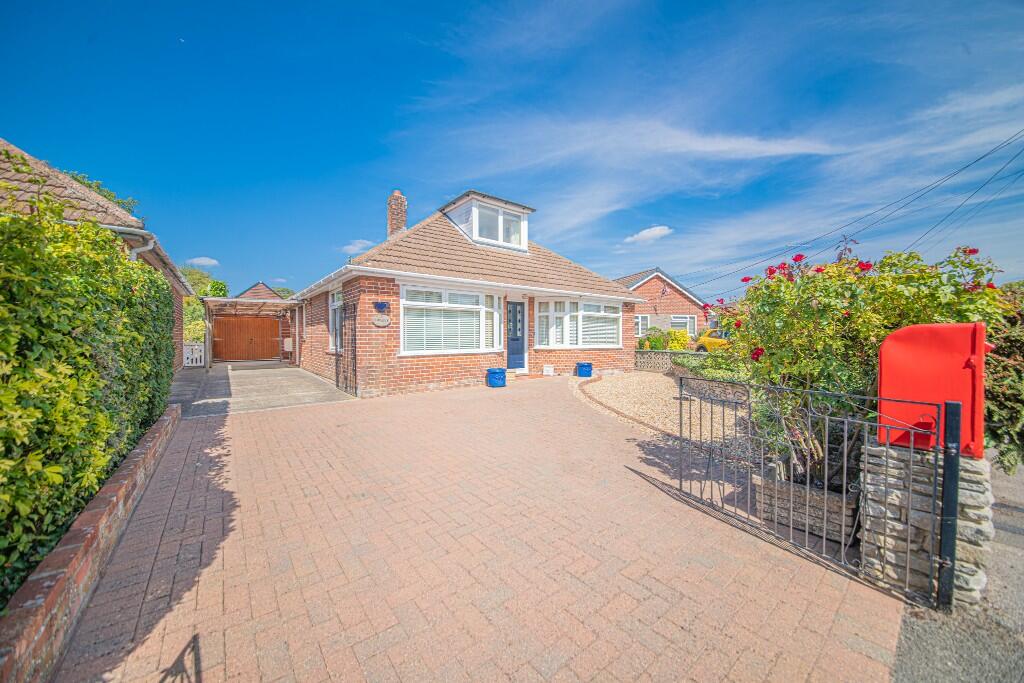 Main image of property: Oakgrove Road, Bishopstoke, Eastleigh, SO50