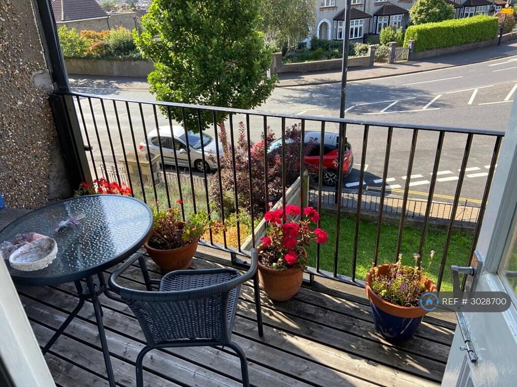 Apartment in Bristol - View 5