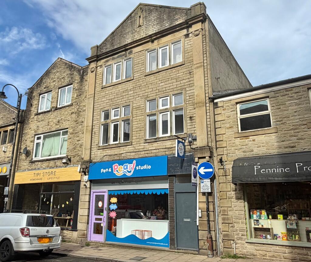 Main image of property: 19b flat 1 Crown Street, Hebden Bridge, HX7 8EH