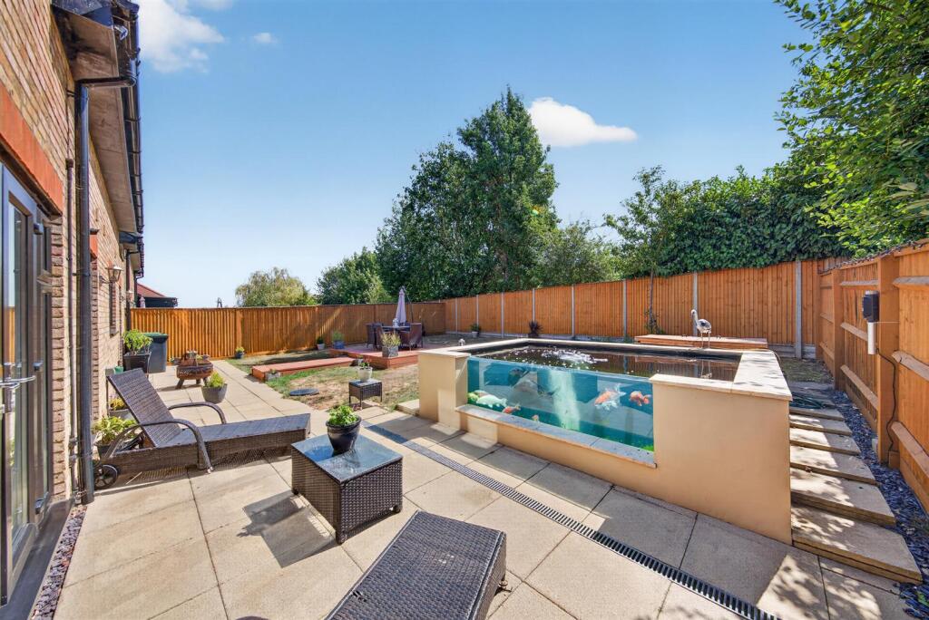 House in Stevenage - View 4