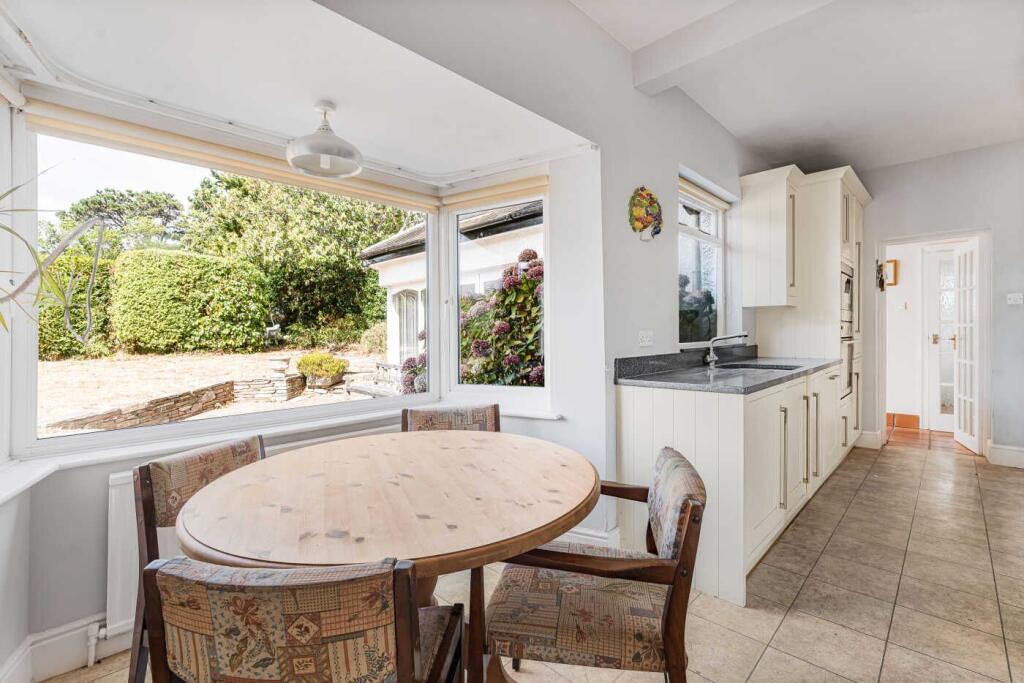 House in Torquay, Torbay - More