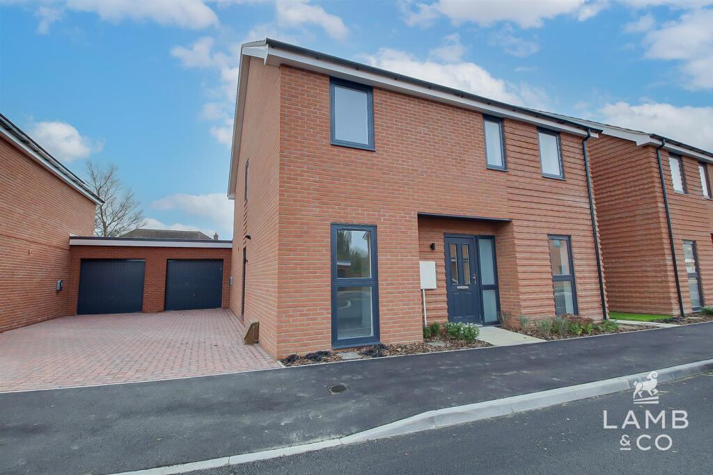 5-bed detached on The Oak, Paddocks Lane, Ramsey, £321,500