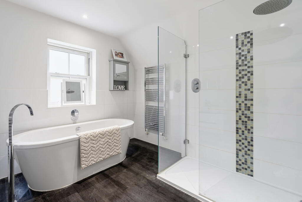 House in Slough - View 5