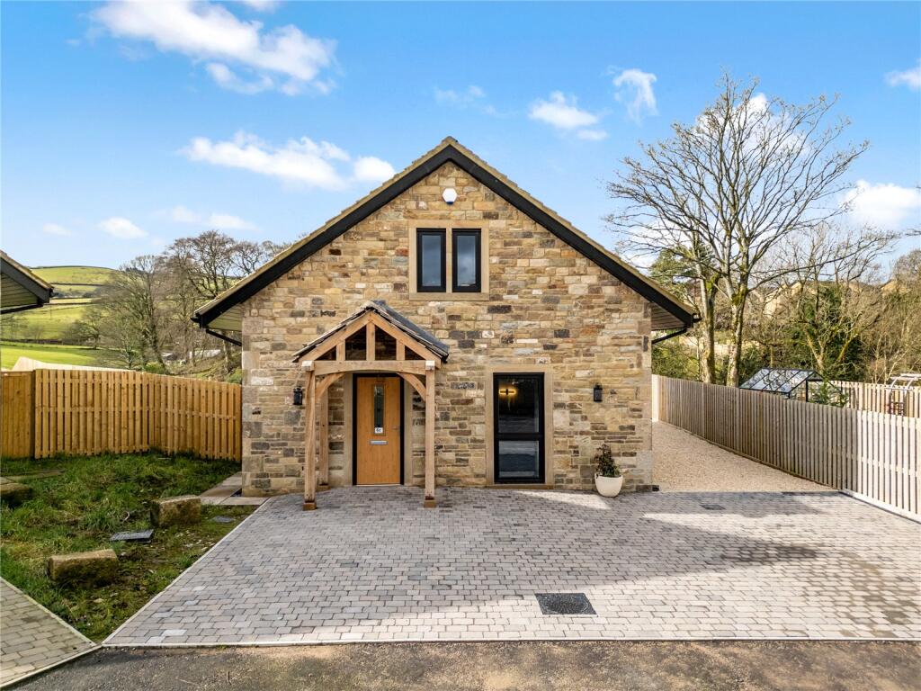 3-bed detached on Crow Foot Fold, Barnoldswick, Lancashire, BB18, £465,000