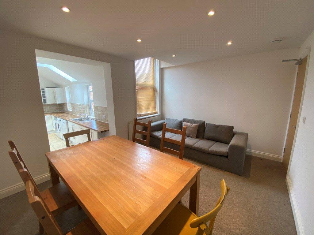 Apartment in Newcastle upon Tyne - View 5