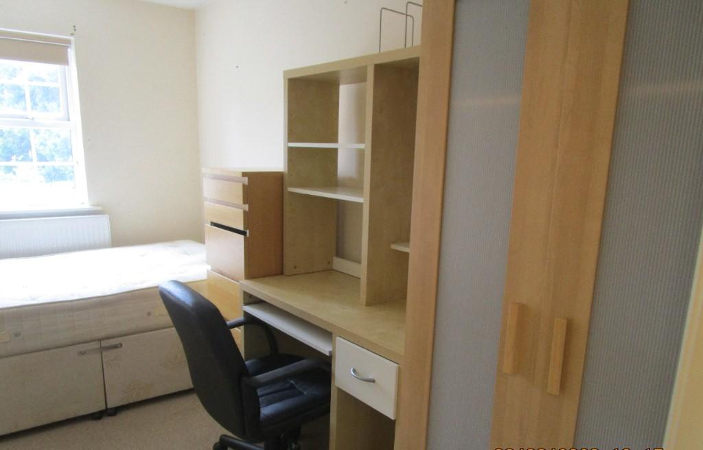 6 bedroom detached house for rent
