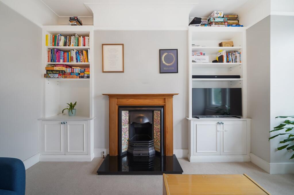 Apartment in London - View 3